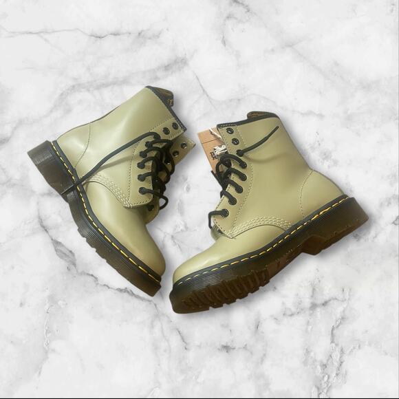 1460 SMOOTH LEATHER LACE UP BOOTS COLOR PALE OLIVE - Picture 7 of 7